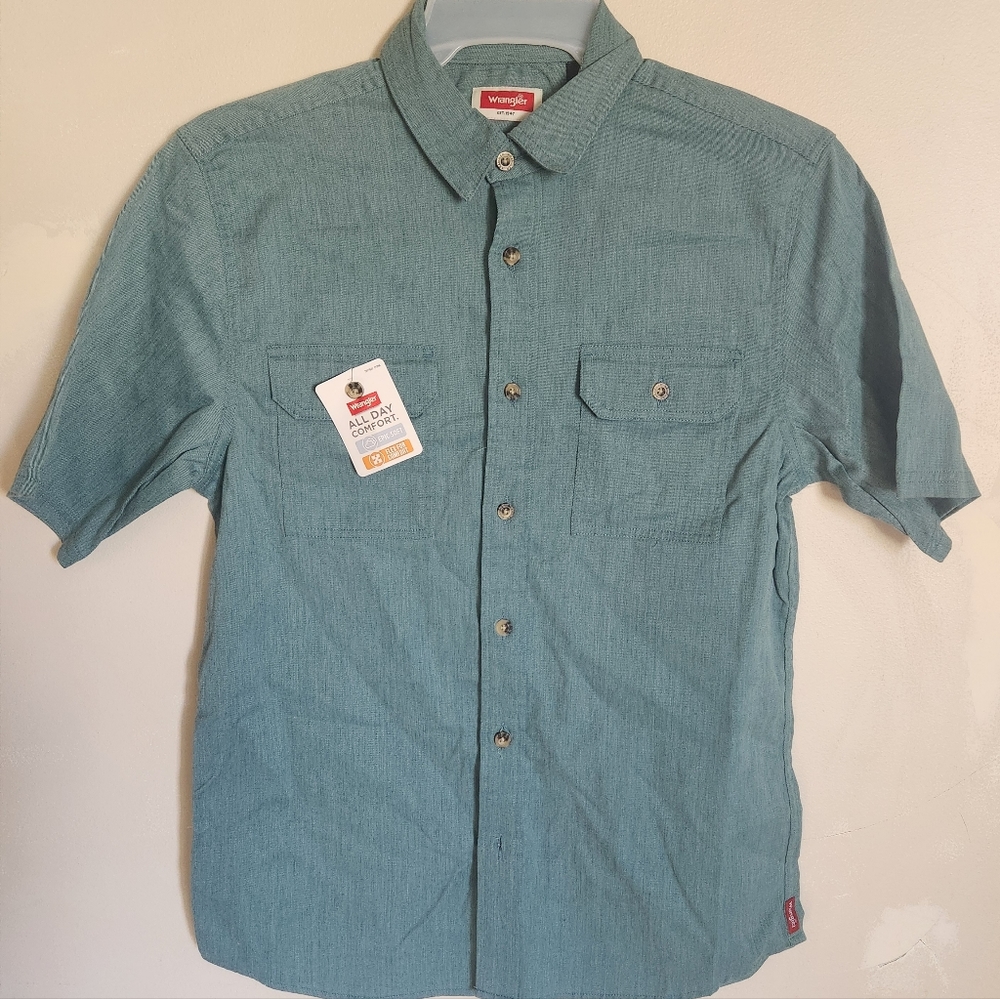 Men's WRANGLER Size Small Shirt Relax Fit BRAND NEW WITH TAG